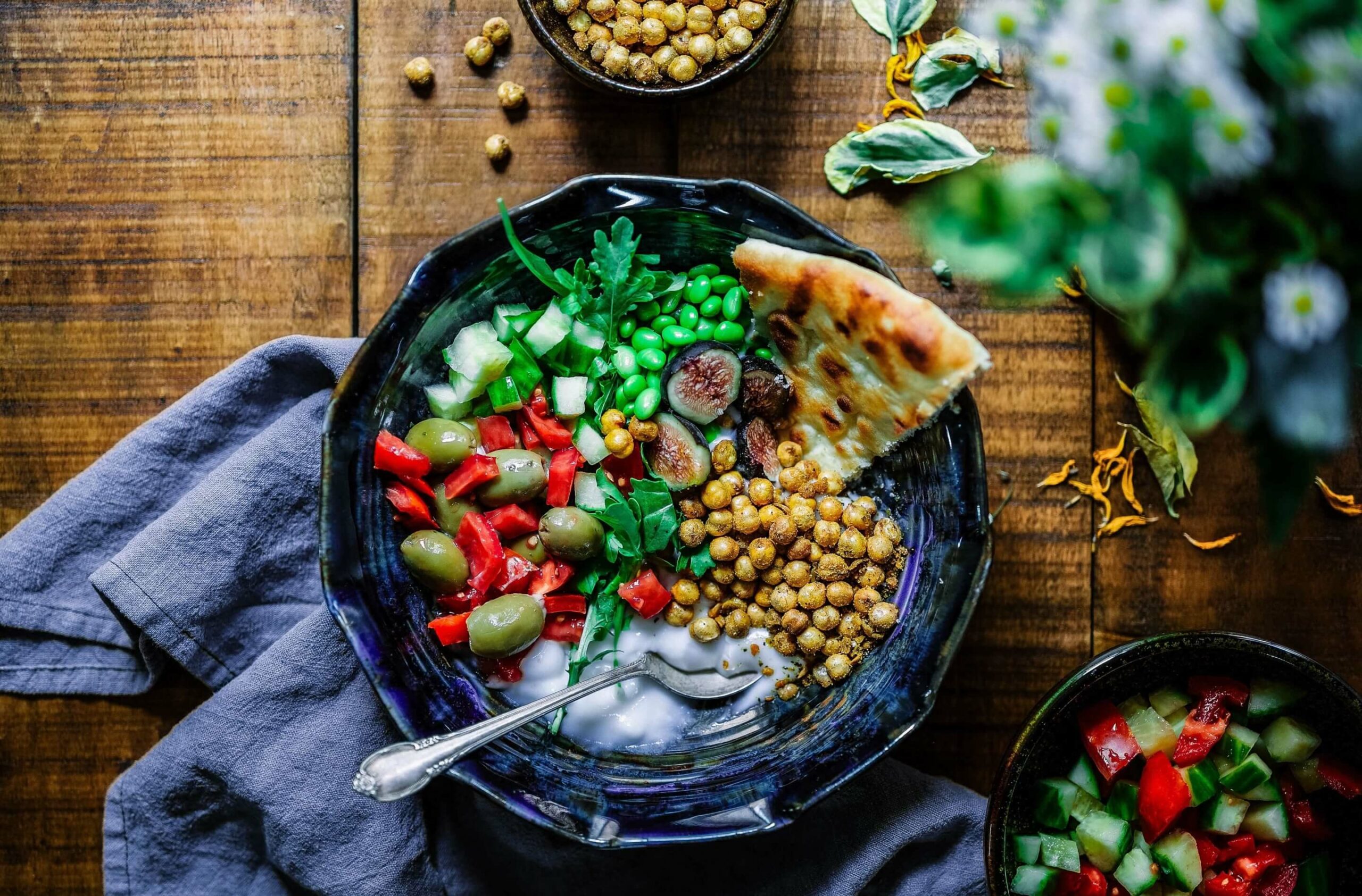 Lunch Favourite with Salad, Naan And Beans